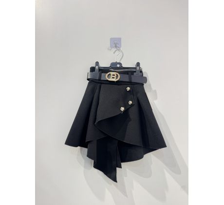 Asymetrická sukňa s opaskom