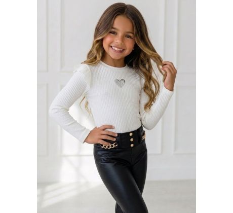 Pulovrík so strieborným srdiečkom